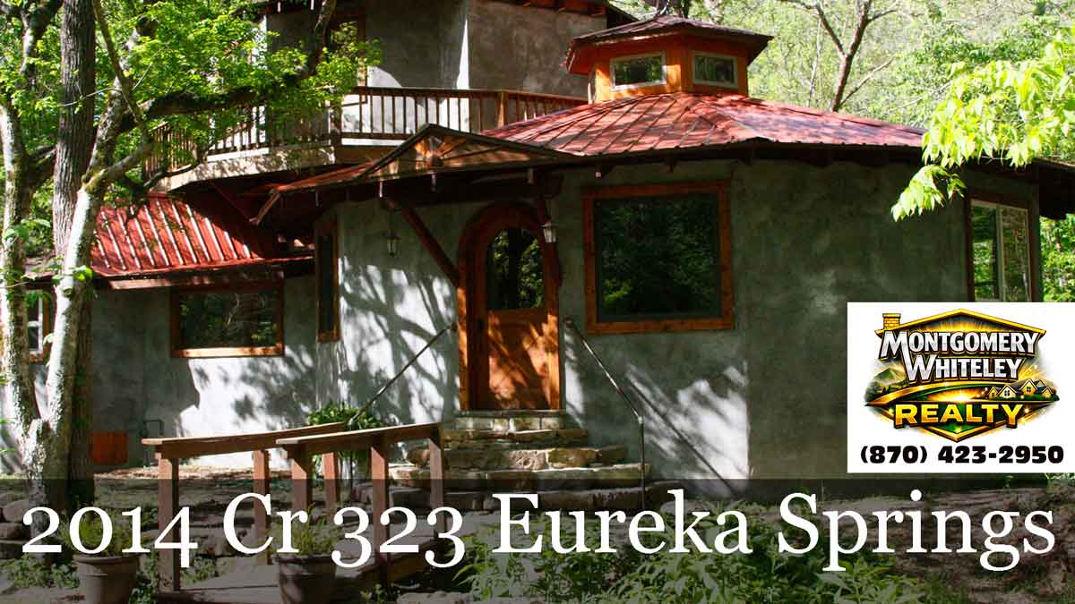 Off-grid home for sale near Kings River in NWA.